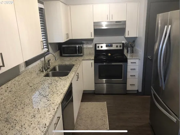 10856 NE Glisan St, Portland, OR 97220