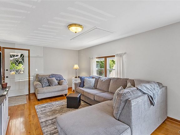 4th image of 109 Bury Dr