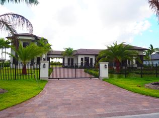 13202 NW 102nd Ave, Hialeah Gardens, FL 33018