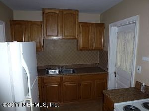 5th image of 4254 Redwood Ave