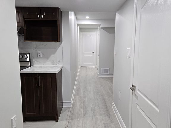 4th image of 81 Leadenhall Rd #Basement