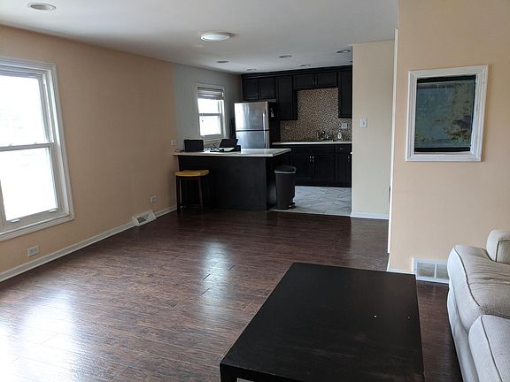 2nd image of 8631 Ogden Ave Unit 2