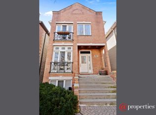1941 W Melrose St, Chicago, IL 60657