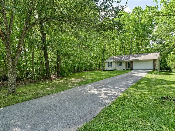 2nd image of 65 Pear Cir