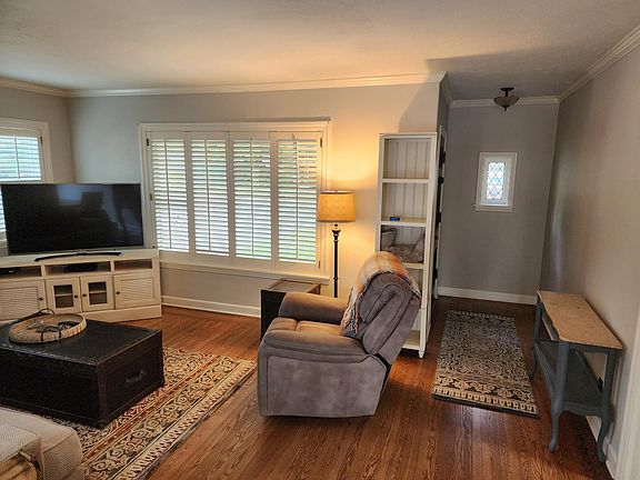4th image of 1620 50th St
