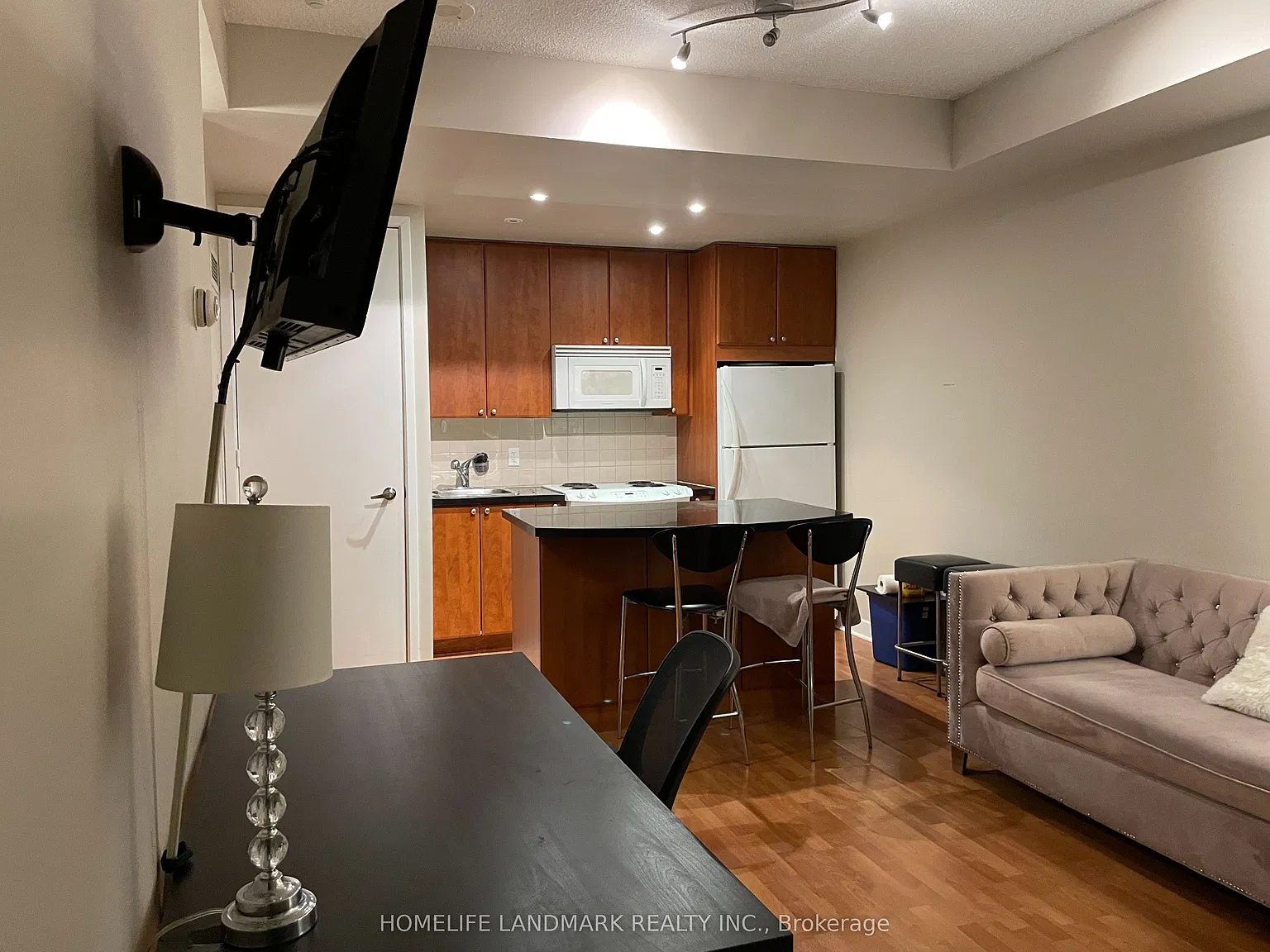 1 bed, $2,300 — Photo 2