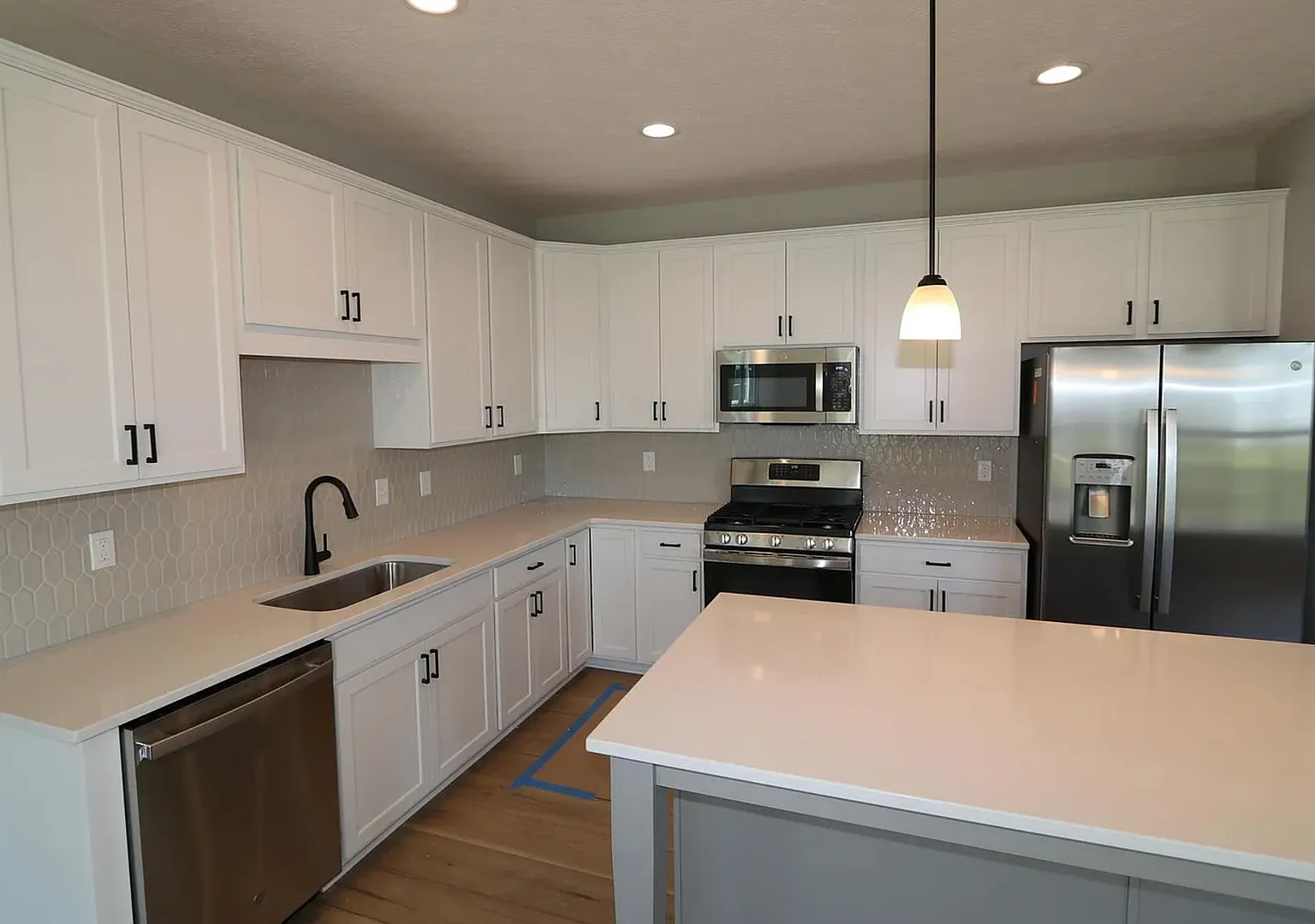Spacious 4-Bedroom Lewis Center Home in Olentangy Schools with Full Basement — Photo 2