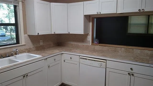 1643 Sharkey St — Photo 5