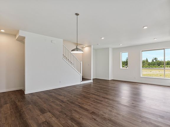 5th image of 32658 Hemlock Ave SE