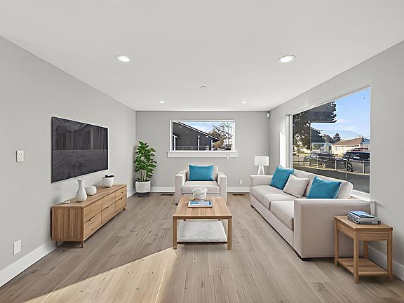 4th image of 1823 N 11th Ave