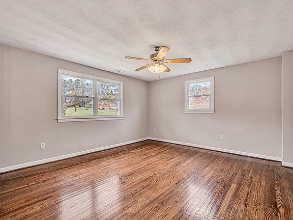 5th image of 433 Dawnridge Ln