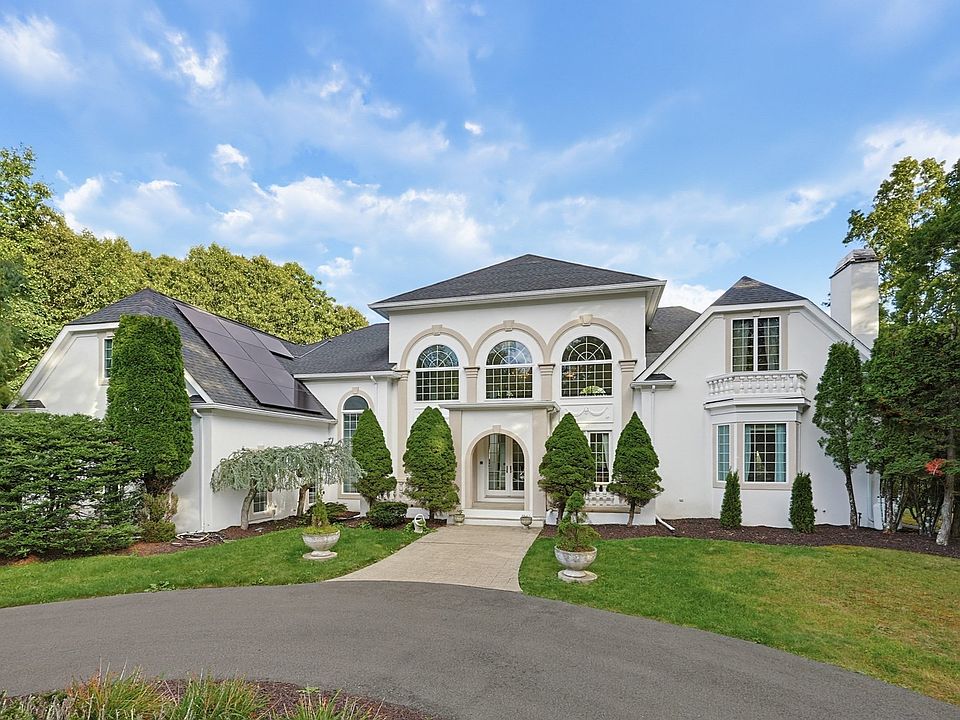 1st image of 88 Fairway Dr