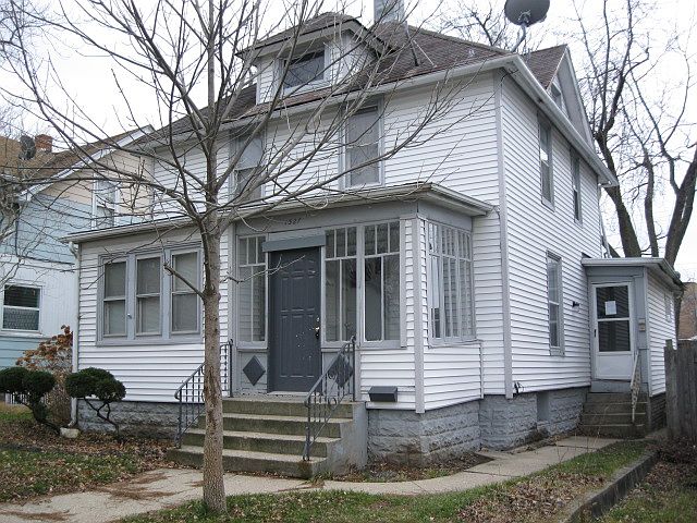 1st image of 1527 1st Ave #1