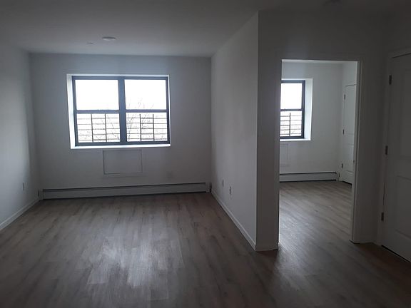 3rd image of 3365 Cruger Ave APT 6D