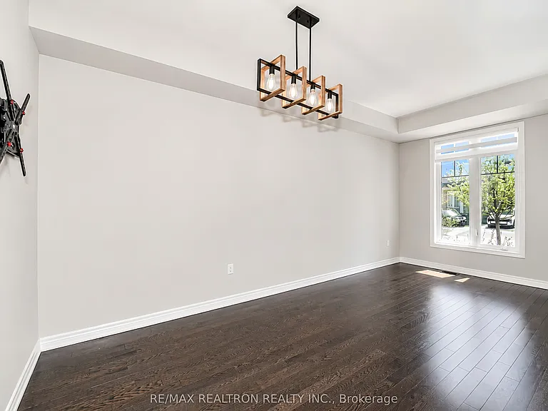 77 Betony Dr — Photo 6
