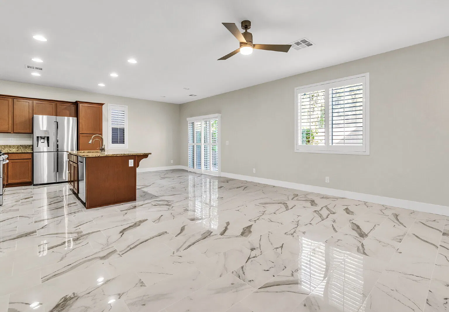 4 bed, 3.0 bath, 2104 sqft, $2,700 — Photo 4