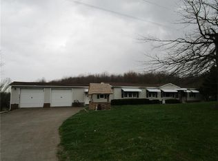 25492 Henry Rd, Cambridge Springs, PA 16403