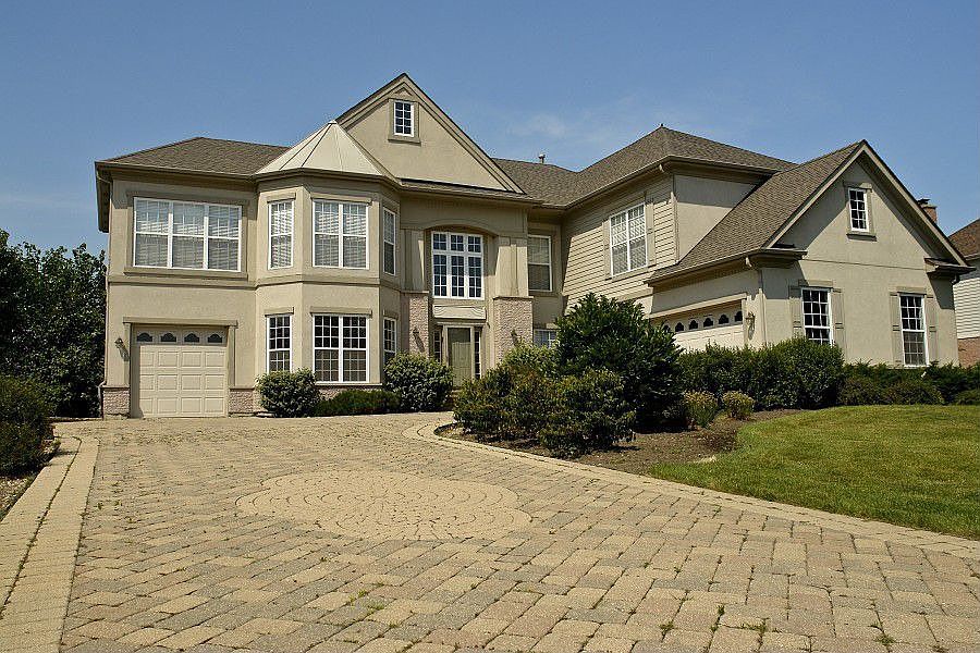 1st image of 15 Forest View Dr