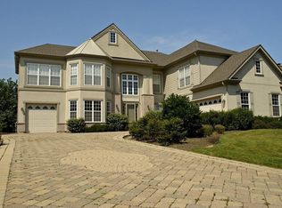 15 Forest View Dr, Hawthorn Woods, IL 60047