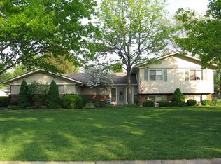 864 Rockcreek Dr, Dayton, OH 45458