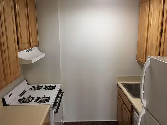 Rented by Metroline Realty | media 43