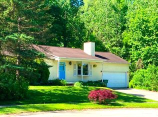 369 Tanglewood Cir, Brighton, MI 48116