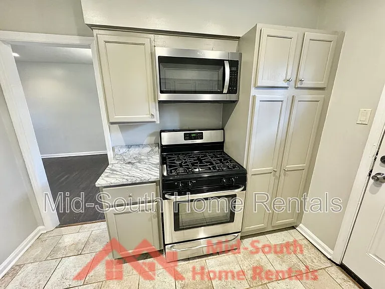 1060 Paul Pl — Photo 10