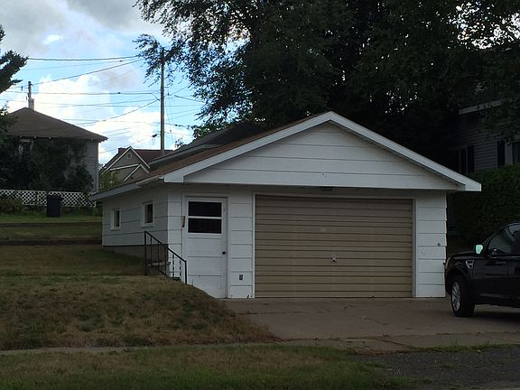 3rd image of 502 Detroit Ave