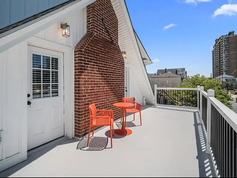 27 S Jackson Ave — Photo 19