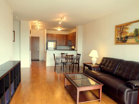 5th image of 1901 S Calumet Ave Unit 1710