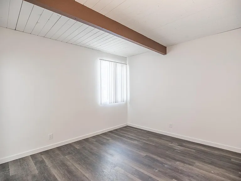 12659 Moorpark St #12 — Photo 17