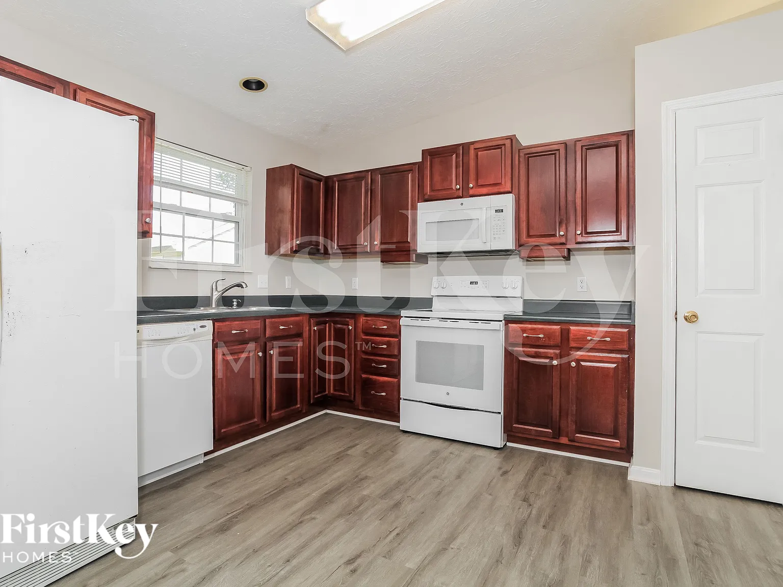 3 bed, 3.0 bath, 1534 sqft, $2,850 — Photo 4