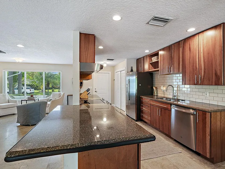 356 Mars Ave — Photo 11