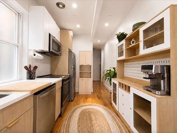 3rd image of 2086 5th Ave #Penthouse C
