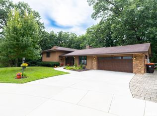 6619 N Brookwood Ln, Peoria, IL 61614