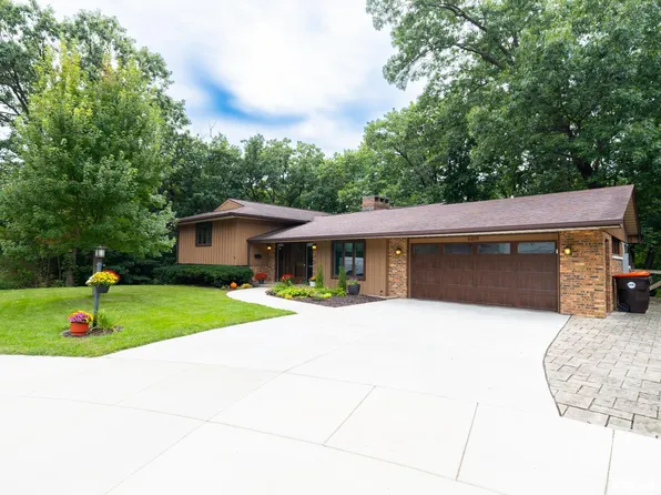 6619 N Brookwood Ln, Peoria, IL 61614