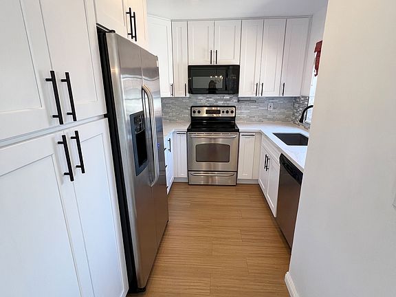 4th image of 7642 Palmilla Dr #202