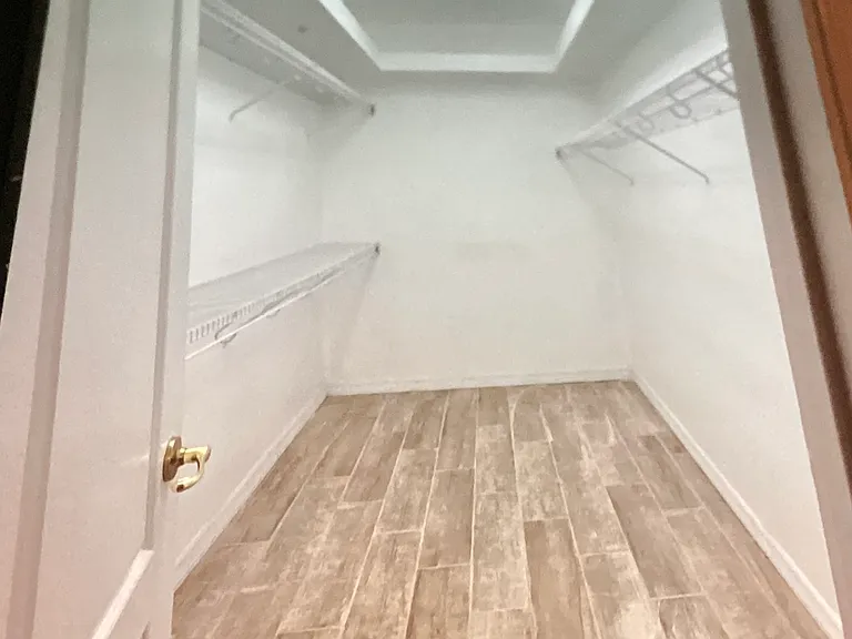 4326 Hammersmith Dr — Photo 17