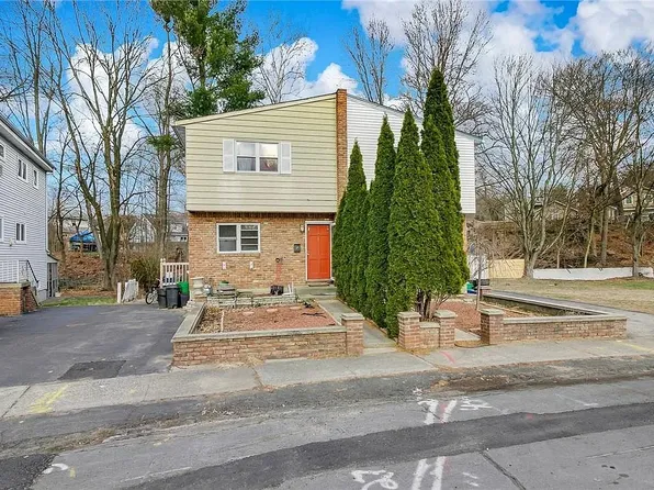30 Lonergan Dr, Suffern, NY 10901