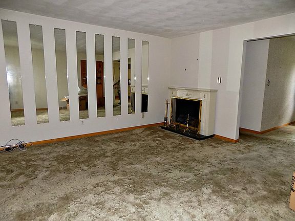 2nd image of 1503 E Hickory St