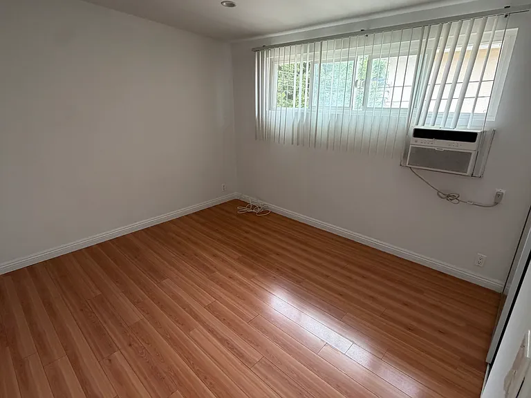 1527 S Shenandoah St #1 — Photo 4