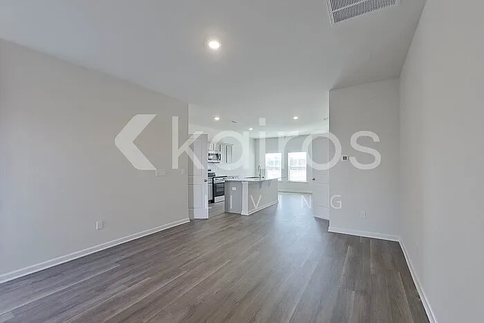 2083 Banyan Cir — Photo 7