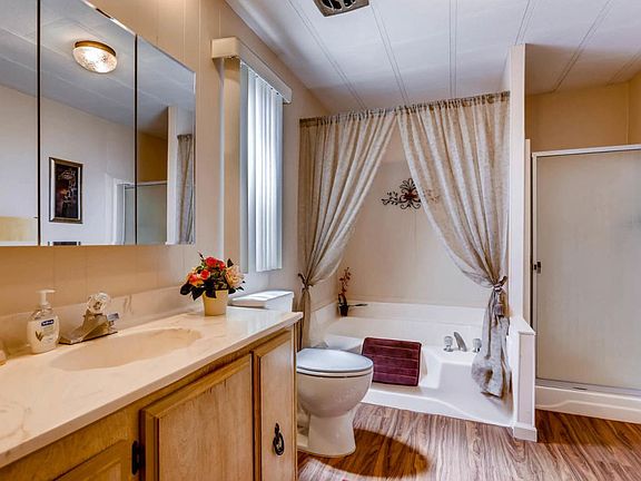 8263 E Dolphin Ave Master Bathroom