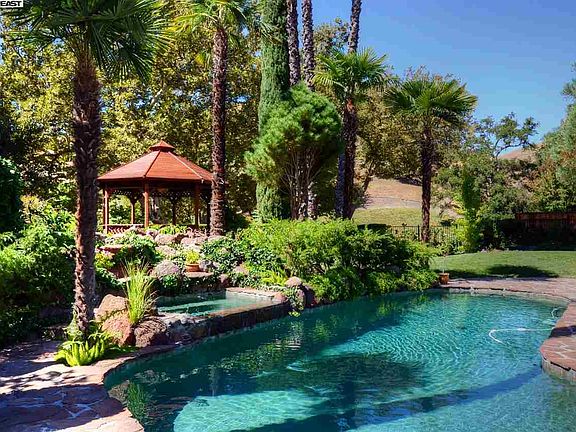 3rd image of 3236 Blackhawk Meadow Dr
