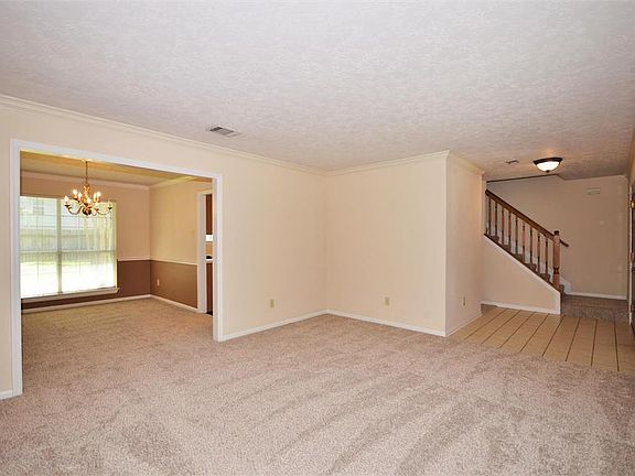 4th image of 141 Hidden Lake Dr