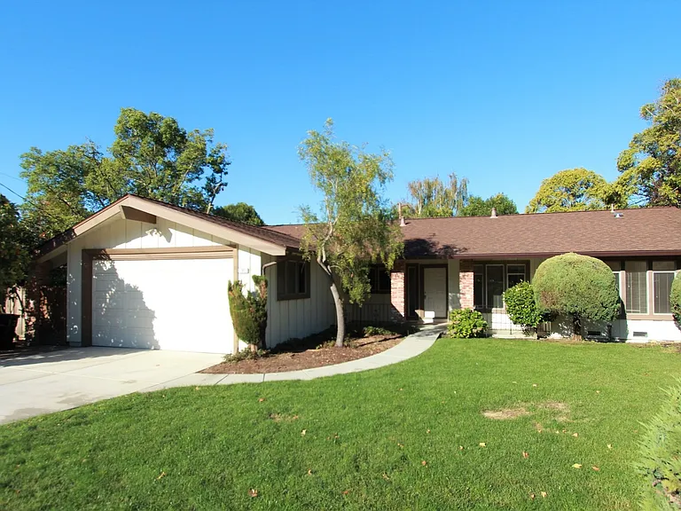35 Wandel Dr — Photo 1