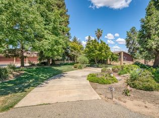 11098 E Belmont Ave, Sanger, CA 93657