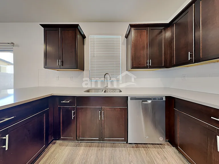 21382 S 231st St — Photo 2