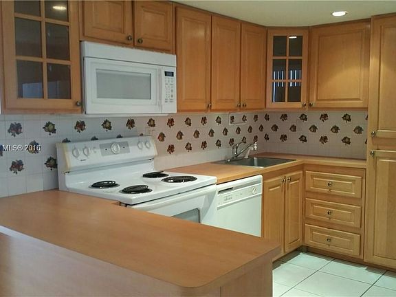 3rd image of 8775 Park Blvd APT 314