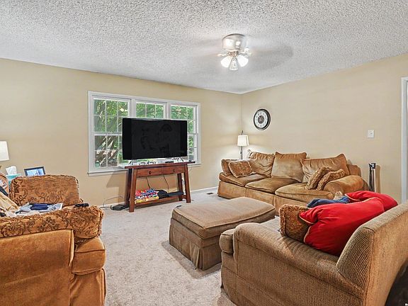 5th image of 2920 Yellowstone Dr